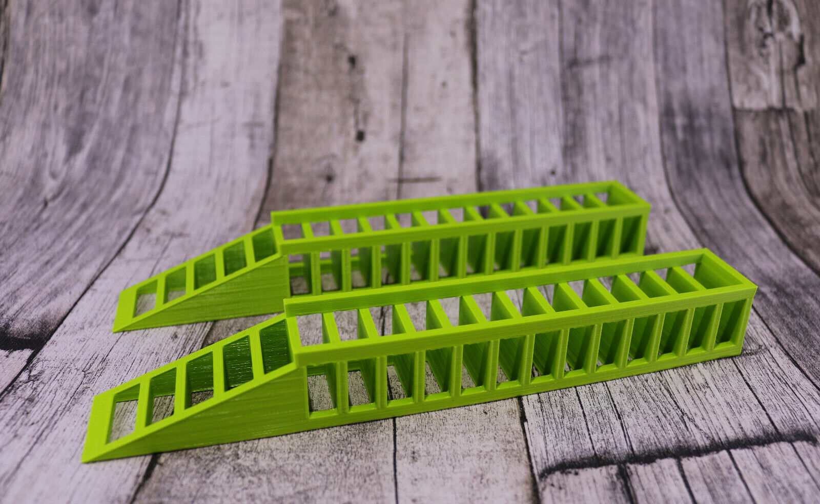 Große Reparaturrampe / Wekstattrampe z.B. passend für Siku Modelle und Traktoren 1:32